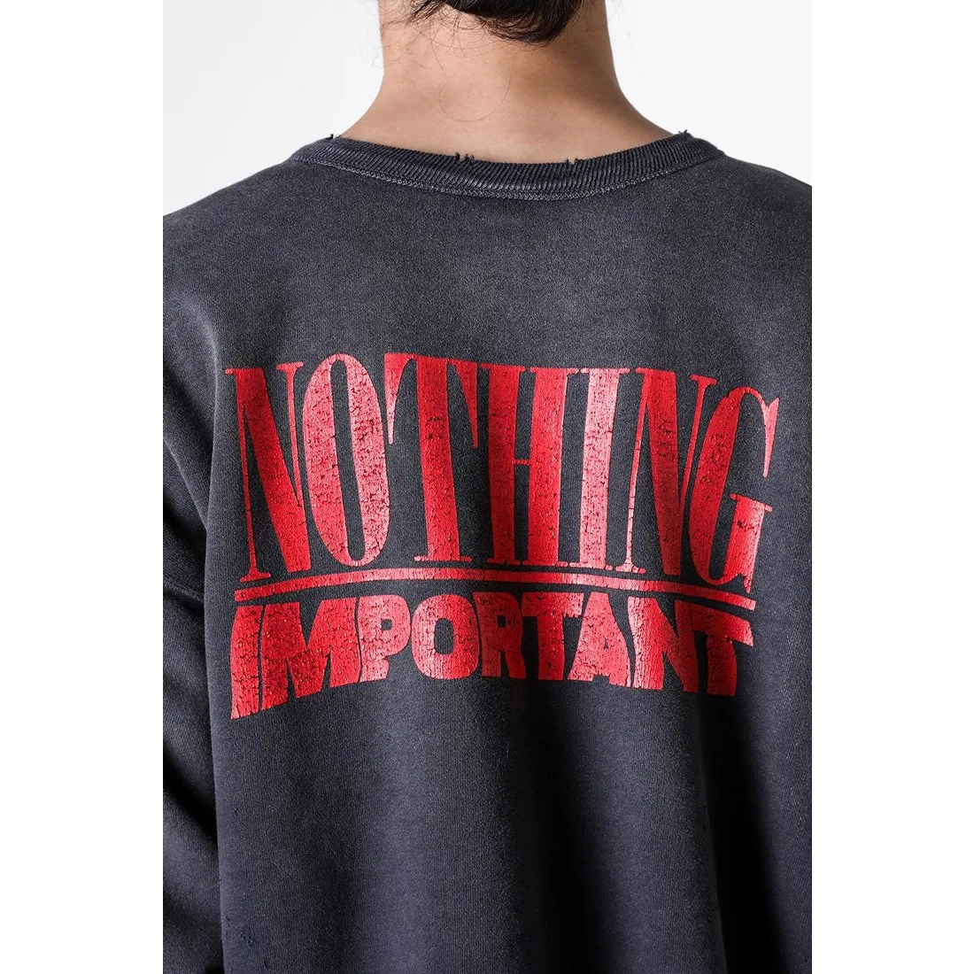 SAINT Mxxxxxx × Kosuke Kawamura KK_CRW SWT/NOTHNG IMP/BLK joint model Holy Infant Tadpole retro distressed sweatshirt, washed black S-XL Assute dyeing, genuine whole garment sprayed with horsetail fading process, collar/cuffs frayed in many places, front and rear panels/sleeves super complicated hanging grinding, heavy washing and distressing, correct fruit mark/angel mark